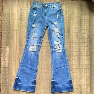 Small (3/5)

Brand new, tags taken off to be washed. Never worn